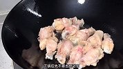 超市里5块钱1斤的鸡翅根怎么做好吃，试试这样做，软烂入味超下饭