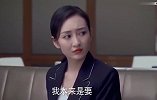 小孩子为给妈妈庆生等到深夜，美女回来看到感动哭了