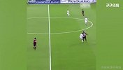 小罗肩部停球神技 身体自带足球吸引力