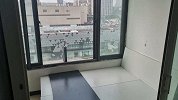 小伙睡觉翻身竟从10楼坠落砸中轿车 家中一幕曝光令人胆寒