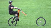 自行车只有一个轮还能骑多远？国内有民间高手来一决高下吗？