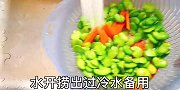 春笋雪菜炒蚕豆，鲜香脆嫩，好吃又下饭