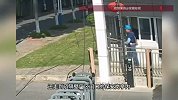 退休电工穿工服白日偷电缆，还大胆向保安借木棍撬货