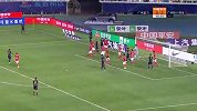 补时阶段富力获得角球 李松益头槌险些破门
