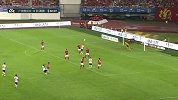 足球-15年-热身赛：第81分钟射门 穆勒禁区内转身射门被门将扑出-花絮