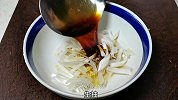 4个鸡蛋1块肉，教你做醋溜苜蓿肉，色香味俱全，一上桌就光盘