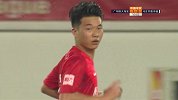 韦世豪中路突破及时分球 严鼎皓一脚远射考验耿晓峰