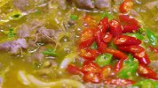 酸汤+肥牛,哧溜好吃