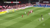 第4分钟杜塞尔多夫球员斯托格射门