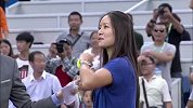 网球-14年-李娜退役之后首次挥拍 签名网球送观众-新闻