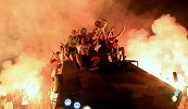 新战斗民族！红星硬核球迷开装甲车庆祝晋级欧冠正赛