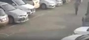 拾荒老人捡装千元现金钱包 步行送派出所