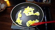 洋葱炒鸡蛋怎么炒，营养又好吃的洋葱炒鸡蛋，超级开胃