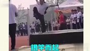 运动会上人才不少，但这迷惑行为我是真看不懂
