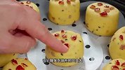 把山药和小米放到锅里蒸一蒸，做出来比面包还要好吃，蓬松暄软