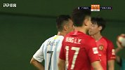 唐淼右路高速下底传中 托西奇力压对手头槌被解围