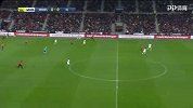第41分钟雷恩球员姆巴耶·尼昂射门