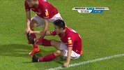 队友抽筋vs防守怎么选择？中甲球员选择把队友扔一边