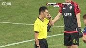 青岛禁区内手球送点 阿洛伊西奥轻松破门扳平比分