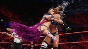 WWE-17年-RAW第1276期：女子双打赛贾克斯&福克斯VS班克斯&贝莉-全场