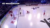 冰上足球玩过吗？当冰球赛变成足球赛 场面太滑稽