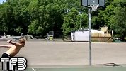 街球-14年-搞笑扣篮 乔丹LOGO飞扣地平线后空翻少年-专题
