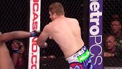 UFC-14年-本周最佳KO：疯狂米特里奥拳如雨下 迷茫刘易斯奇迹生还（10月3日）-精华