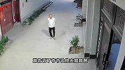 65岁男子思念亡妻失眠，86岁父亲每天骑车来家陪伴