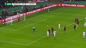 法兰克福1-0领先！安德烈-席尔瓦点球罚进 斩获德国杯首球