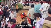 公园千斤大石滑坡压住男孩腿脚？园方回应