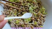 吃饺子用大白菜肉丁做馅，皮薄馅多太香了