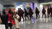 直接国足集训队：球员队形齐整部队直接接走