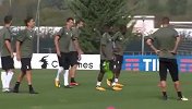 尤文图斯赛前训练：赫迪拉回顾 众将表情轻松-专题