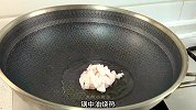 这才是豆角炒肉简单好吃的家常做法，豆角软烂入味，肉丝干香不柴