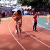 这比赛看呆众人！高跷接力跑有点东西