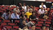 【PP体育在现场】首钢俱乐部董事长观战 秦晓雯与友人畅聊