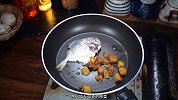 银鲳鱼怎么做好吃，营养又好吃的榨菜烧银鲳鱼，超级下饭
