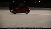 探戈是这么跳的！斯巴鲁翼豹冰上起舞