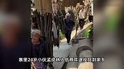 小伙退役回家，乡亲们盛装挑柴迎接，村干部：是流传几十年的传统