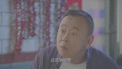 小伙长得幽默，连说话也幽默，跟大叔喝酒真逗