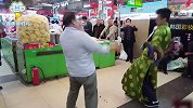 菜市场大爷舞技吊打主播，表现力太强看傻路人