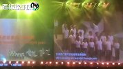 马云抹泪！阿里20周年全场合唱《追梦赤子心》，马云台下深情跟唱