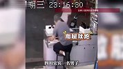 男子在手机店内拿起一部9000元手机后径直逃跑，店主：已有防范，但没追上