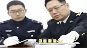 大连海关频现中年妇女，一个月内多次往返韩国，体内竟藏有黄金