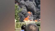 【江苏】启东一仓库爆燃已致1人受伤，现场黑烟冲天火势凶猛
