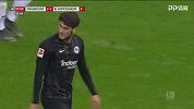 下半场补时第2分钟法兰克福球员帕西恩西亚射门