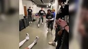NBA版演员的诞生 洛佩斯上演表演二连击队友和吉祥物纷纷加入