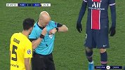 第50分钟巴黎圣日耳曼球员帕雷德斯黄牌