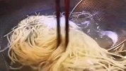 想吃炒面就像这样做，只需记住1点，面条劲道又营养，孩子超爱吃