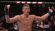 UFC-16年-本周最佳KO：奇迹男孩华丽转身飞踢秒杀迷茫剑圣（2月18日）-精华
